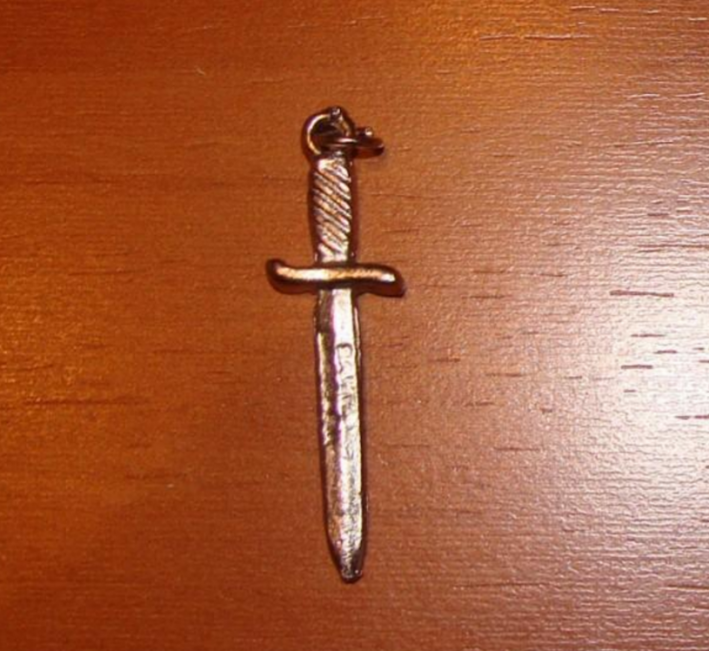 Espada de Santa Bárbara, espada santa barbara, oración, resguardo, talismán, protección, ricardolatouchetarot